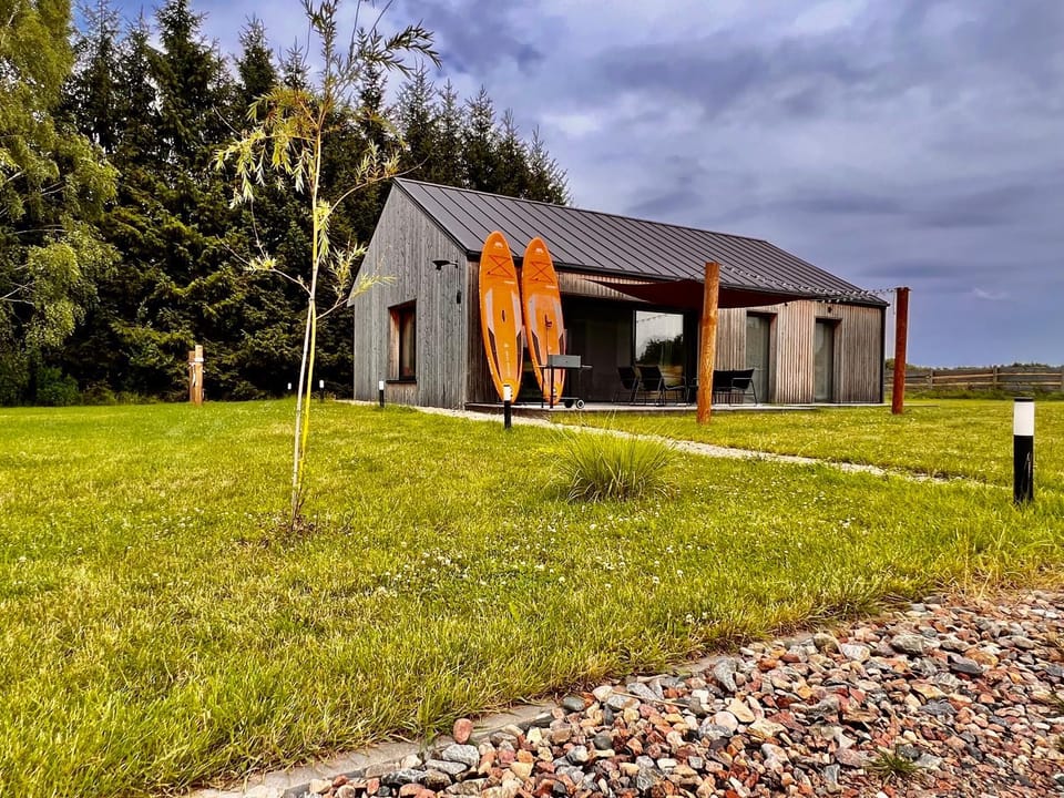 Property building, Spring, Day, Natural landscape, Garden, Garden view