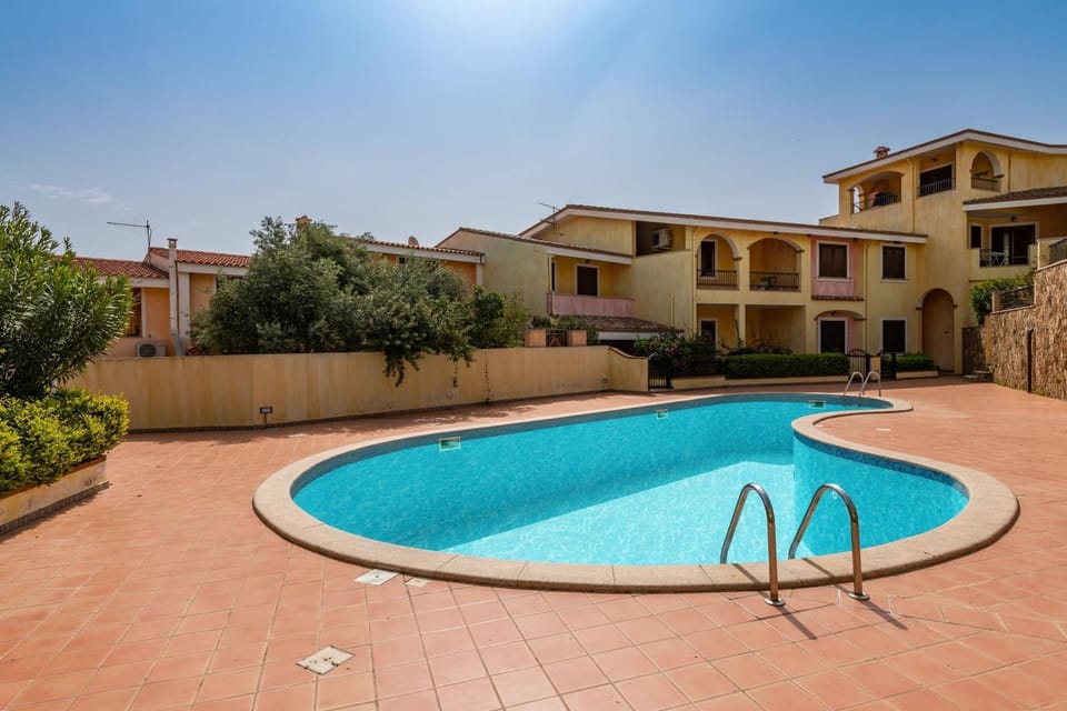 Property building, Swimming pool