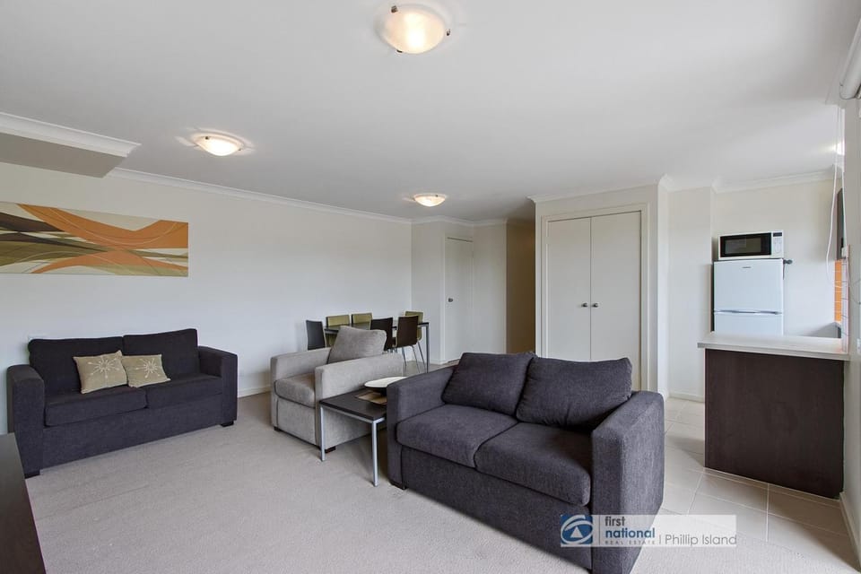 2-146 Thompson Ave Cowes Apartment in Cowes