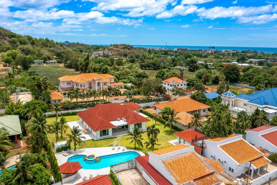 Amazing Private 6 Bedroom Pool Villa ED60 Villa in Nong Kae