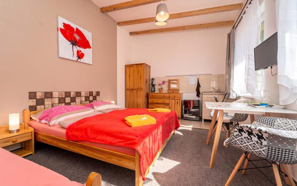 Bed, Living room, Photo of the whole room