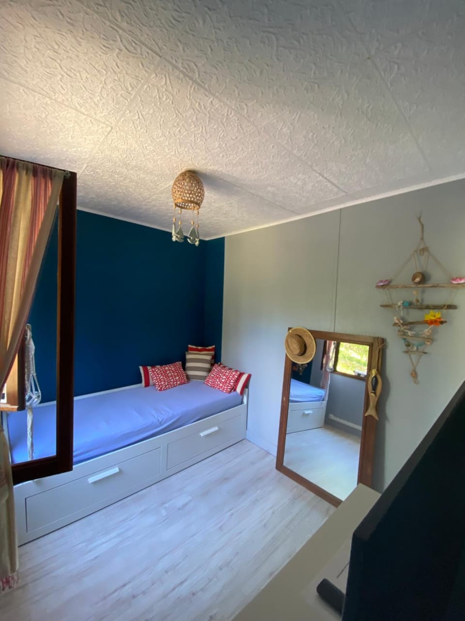 TV and multimedia, Photo of the whole room, Garden view