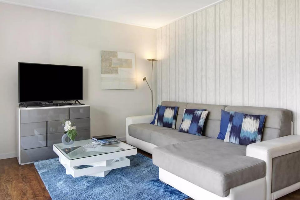 1 Bed Apartment Sleeps 4 with Pool Apartment in Funchal