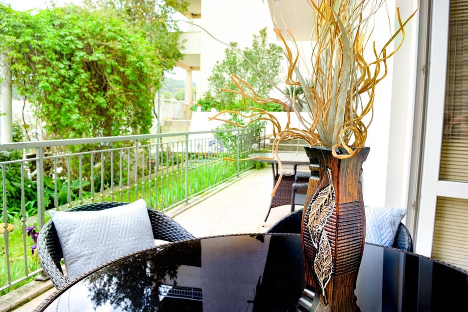 Balcony/Terrace, Garden view