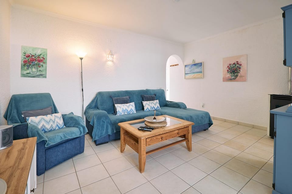 Living room, air conditioner