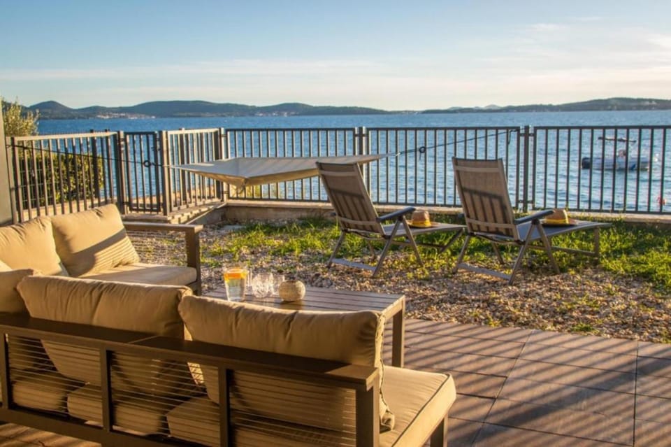 Balcony/Terrace, Seating area, Sea view