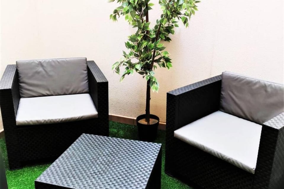 Patio, Seating area