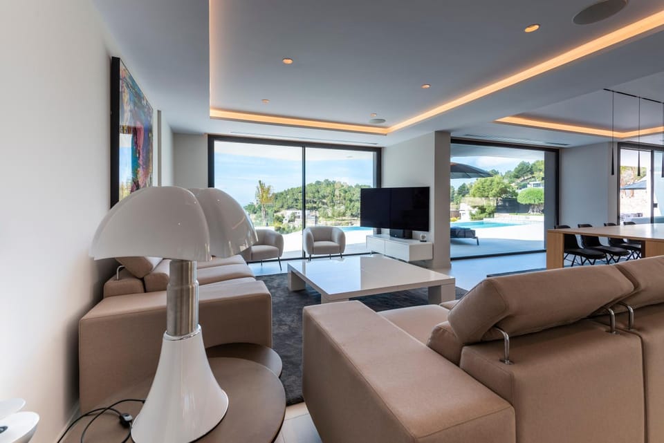 Communal lounge/ TV room