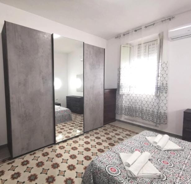 Photo of the whole room, wardrobe, air conditioner