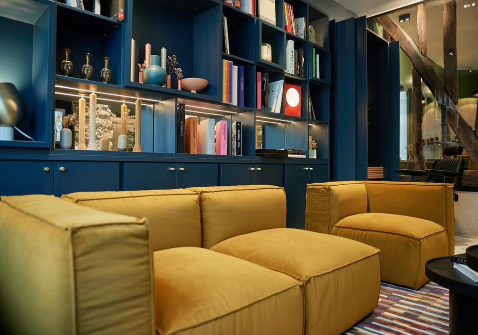 Library, Living room