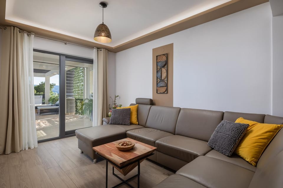 Summer, Living room, Seating area