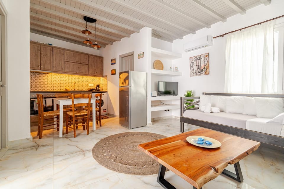 Living room, kitchen, kitchen