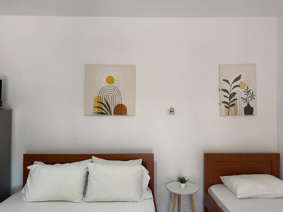 Rent rooms Loren House in Vlorë