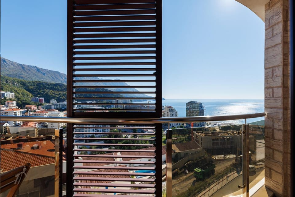 Balcony/Terrace, Mountain view, Sea view