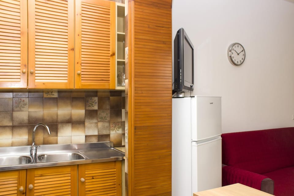 TV and multimedia, Kitchen or kitchenette