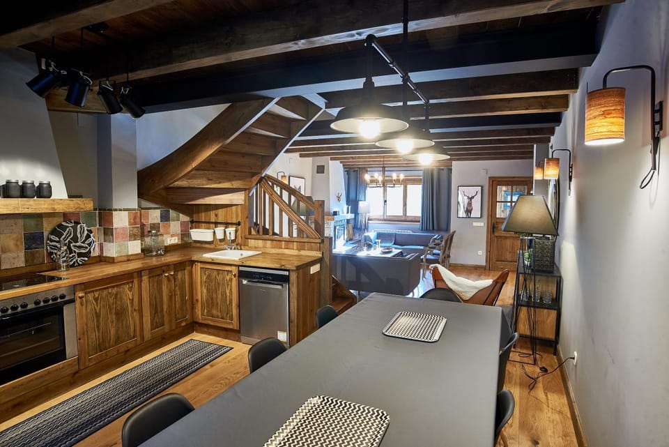 Dining area, Communal kitchen