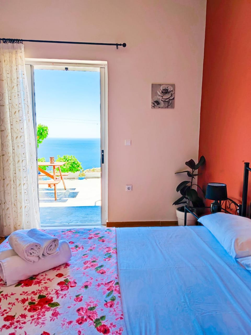 View (from property/room), Photo of the whole room, Bedroom, Sea view
