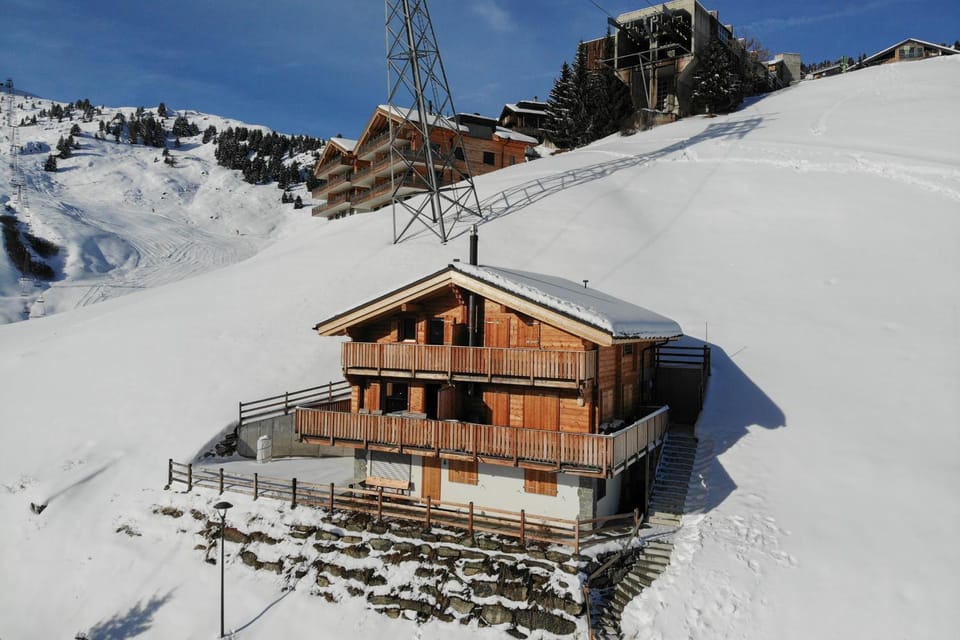 Hirschfluh Duplex Apartment in Canton of Valais