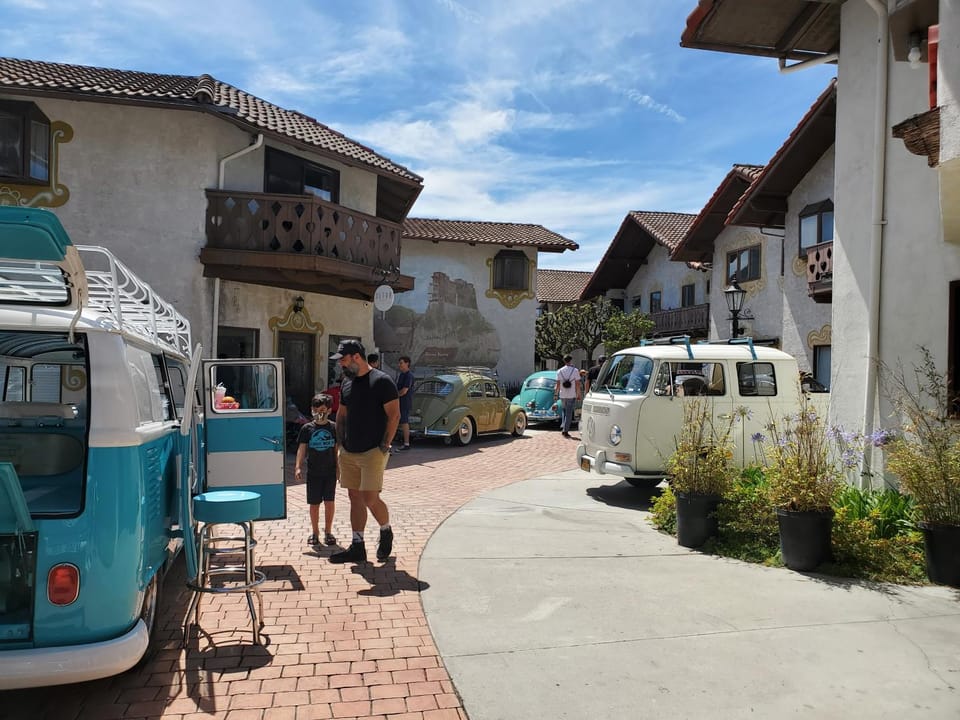 Neighbourhood, Street view