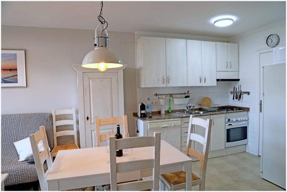 Excellent sea view, free parking, WiFi Apartment in Salou