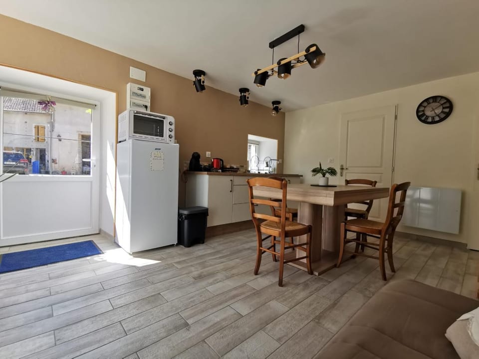 Gites les écuries Saserang House in Grand Est