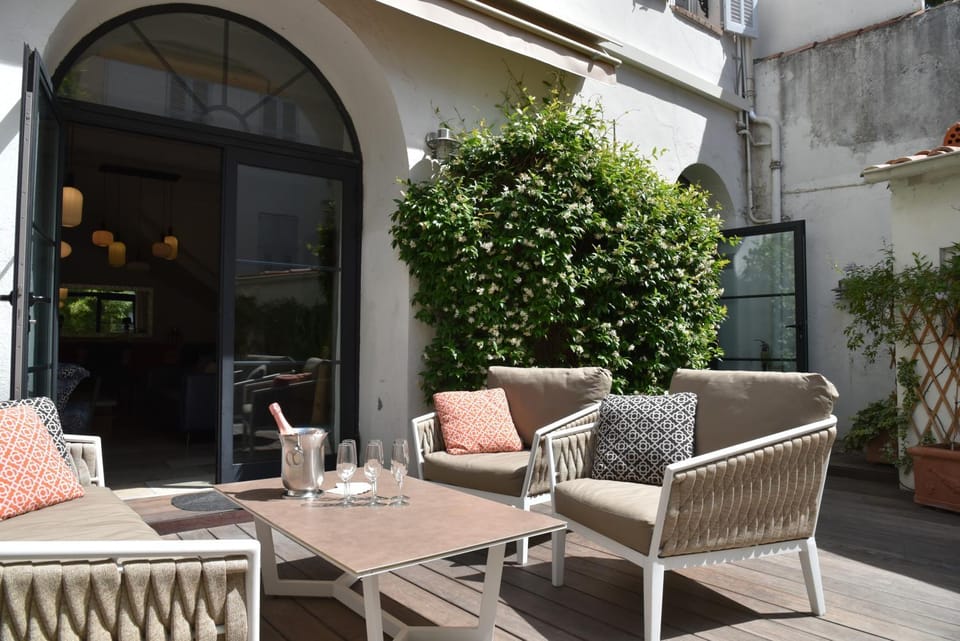 Property building, Facade/entrance