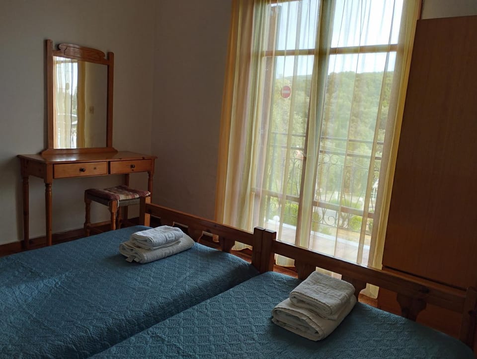 Bed, Balcony/Terrace, Bedroom