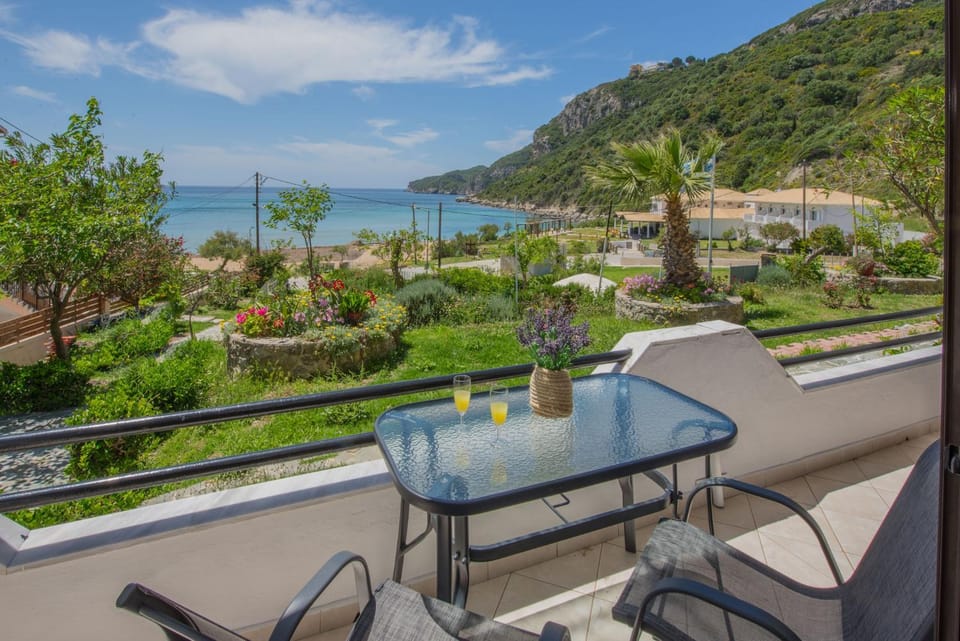 Balcony/Terrace, Garden view, Sea view