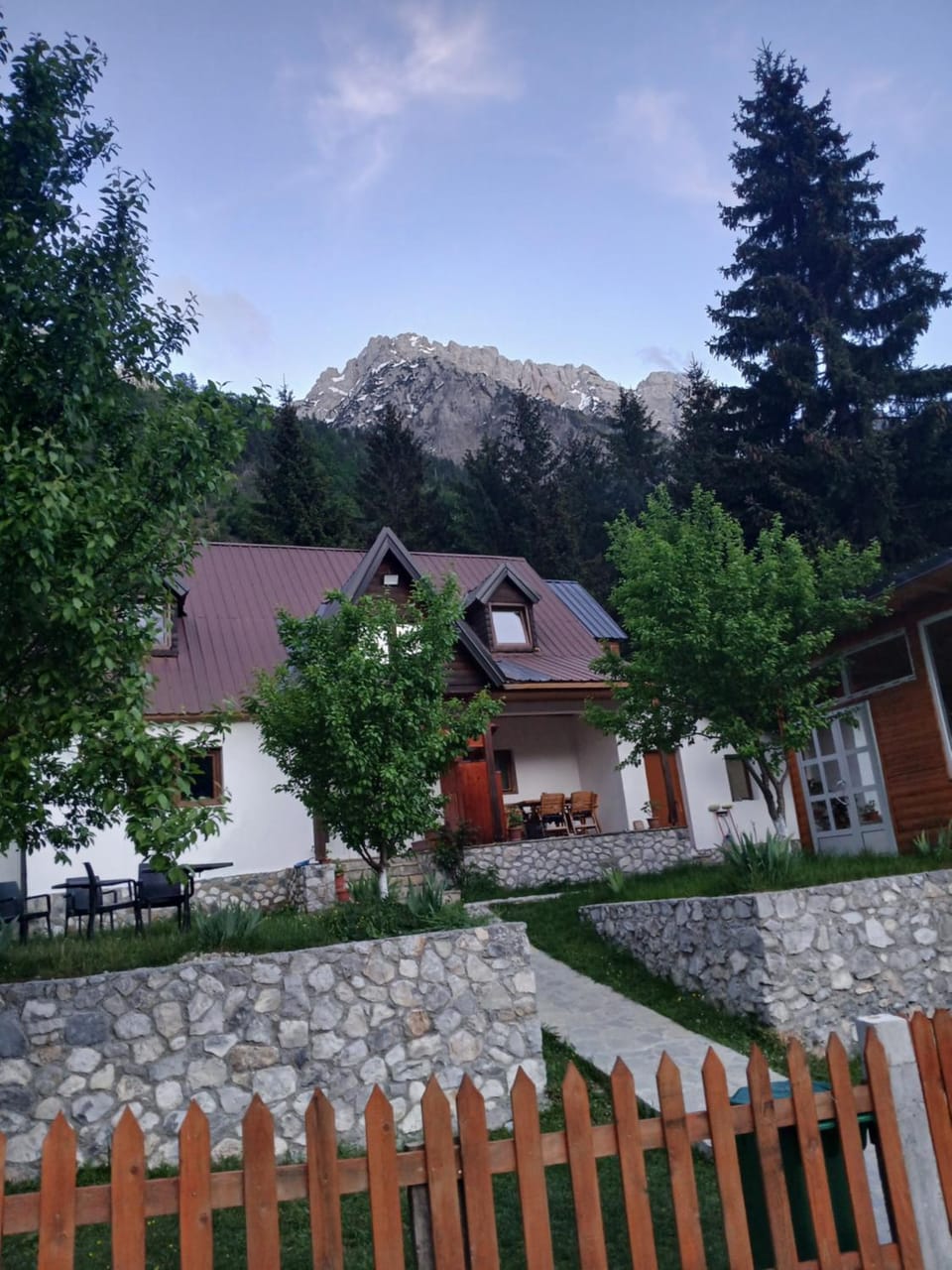 Bujtina Albjoni Bed and Breakfast in Montenegro