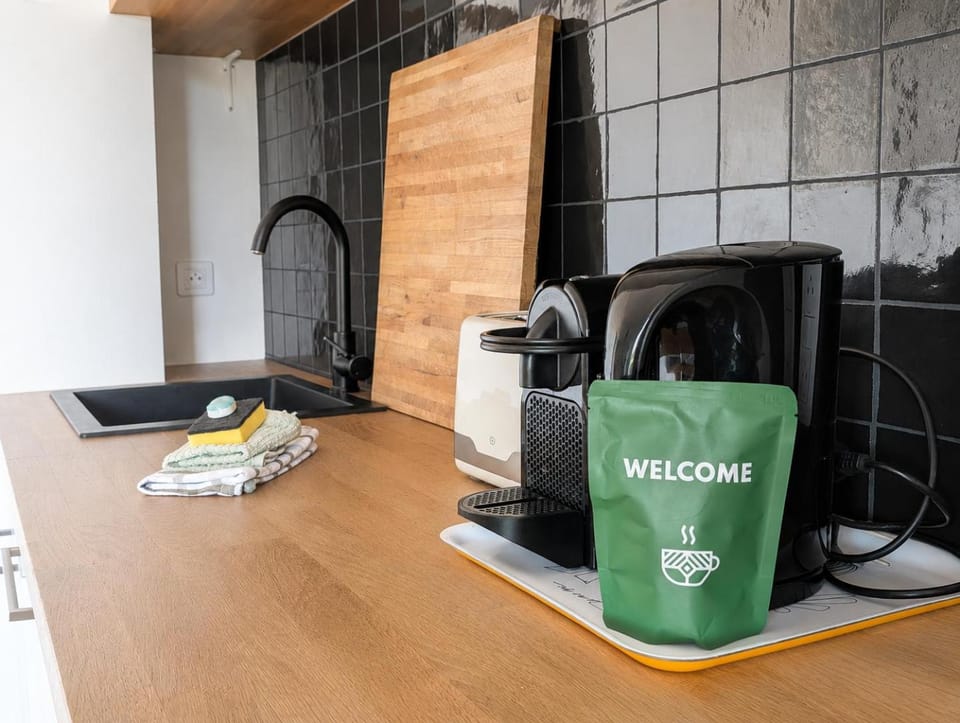 Coffee/tea facilities, kitchen