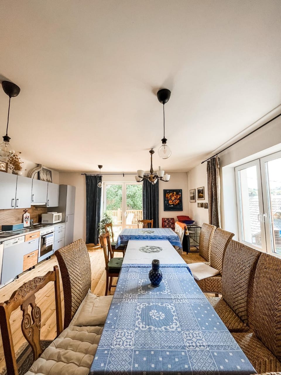 Kitchen or kitchenette, Kitchen or kitchenette, Photo of the whole room, Seating area, Dining area, Dining area, Communal kitchen, minibar, stove, kitchen