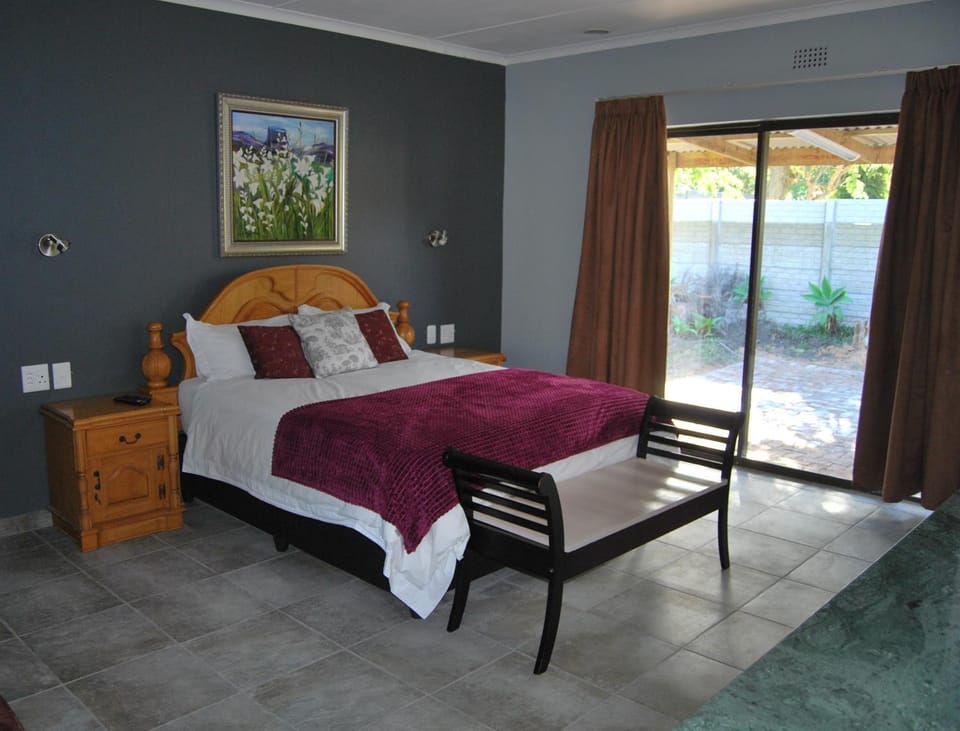 Bed, Garden view