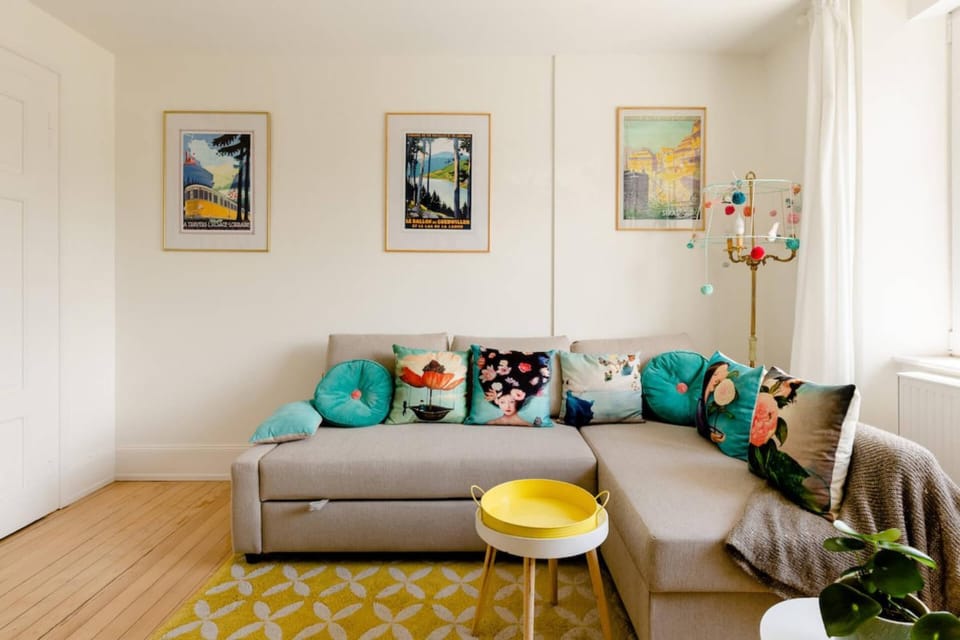 Living room, Seating area