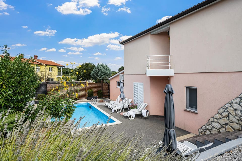 Property building, Swimming pool