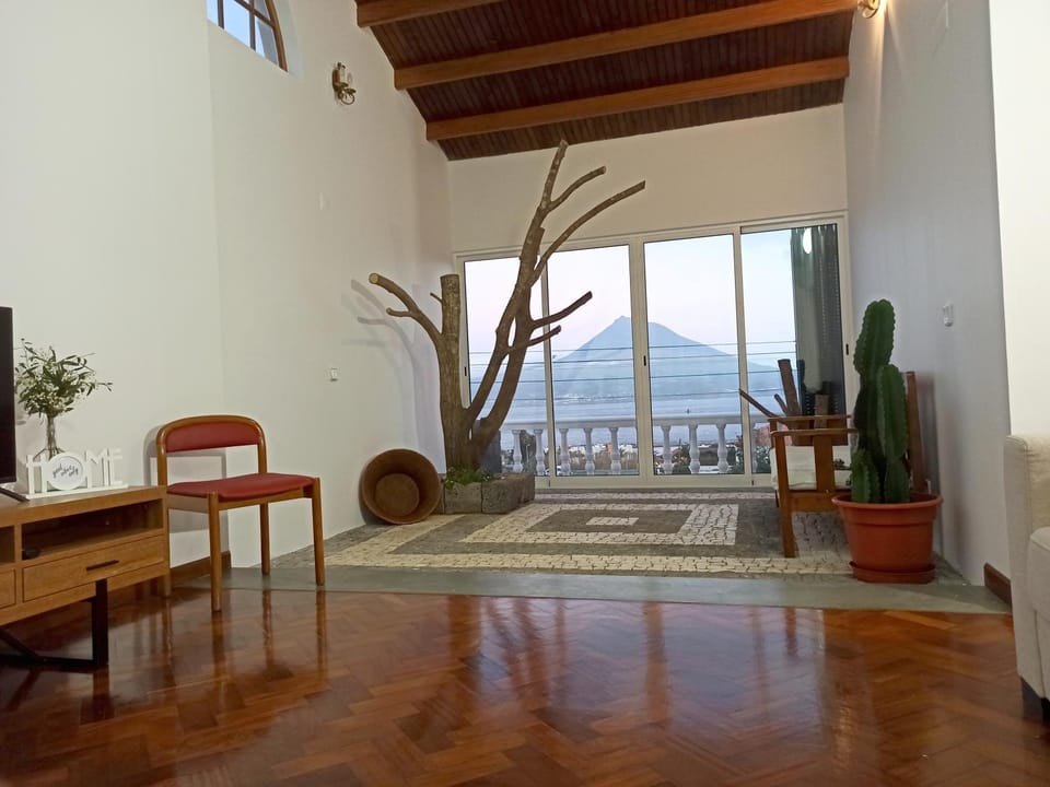 Living room, Mountain view, Sea view