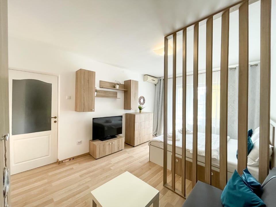 Communal lounge/ TV room, TV and multimedia, Living room, Seating area