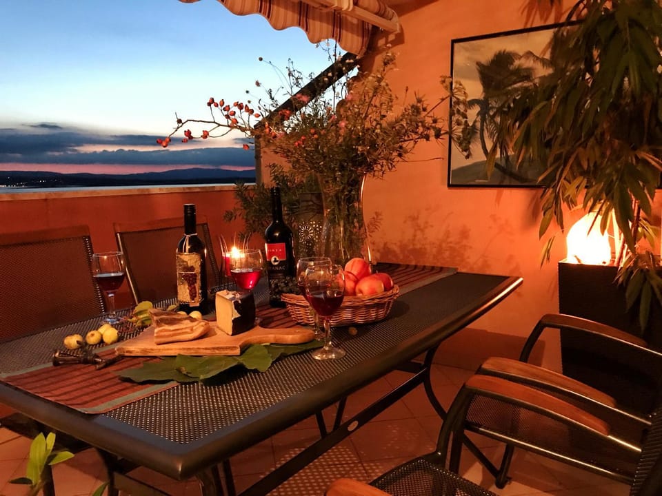 Balcony/Terrace, Dining area