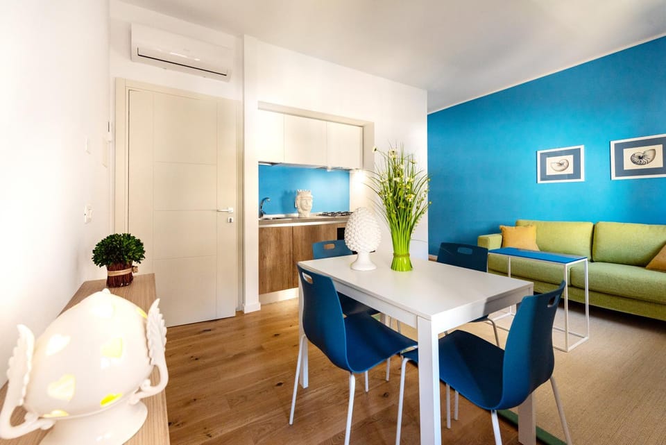 Living room, oven