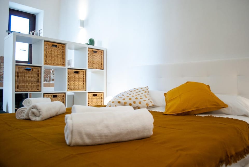Bed, Bedroom