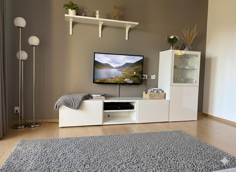 TV and multimedia, Photo of the whole room
