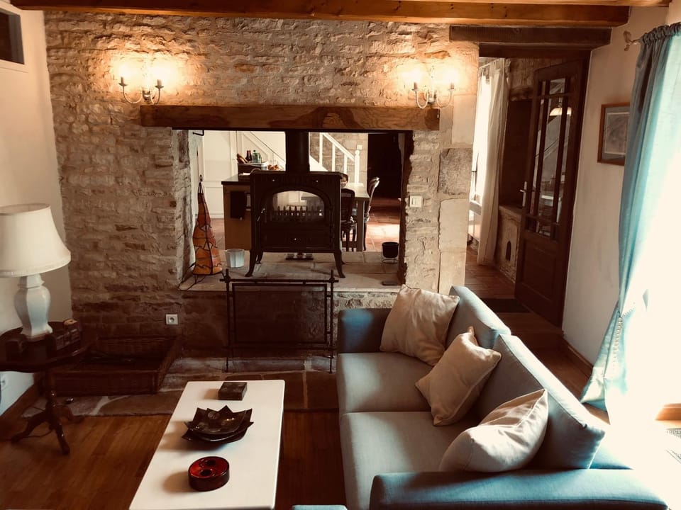 4Bed3Bath 1736 Farmhouse Barn Conversion-Hearth House in Nouvelle-Aquitaine