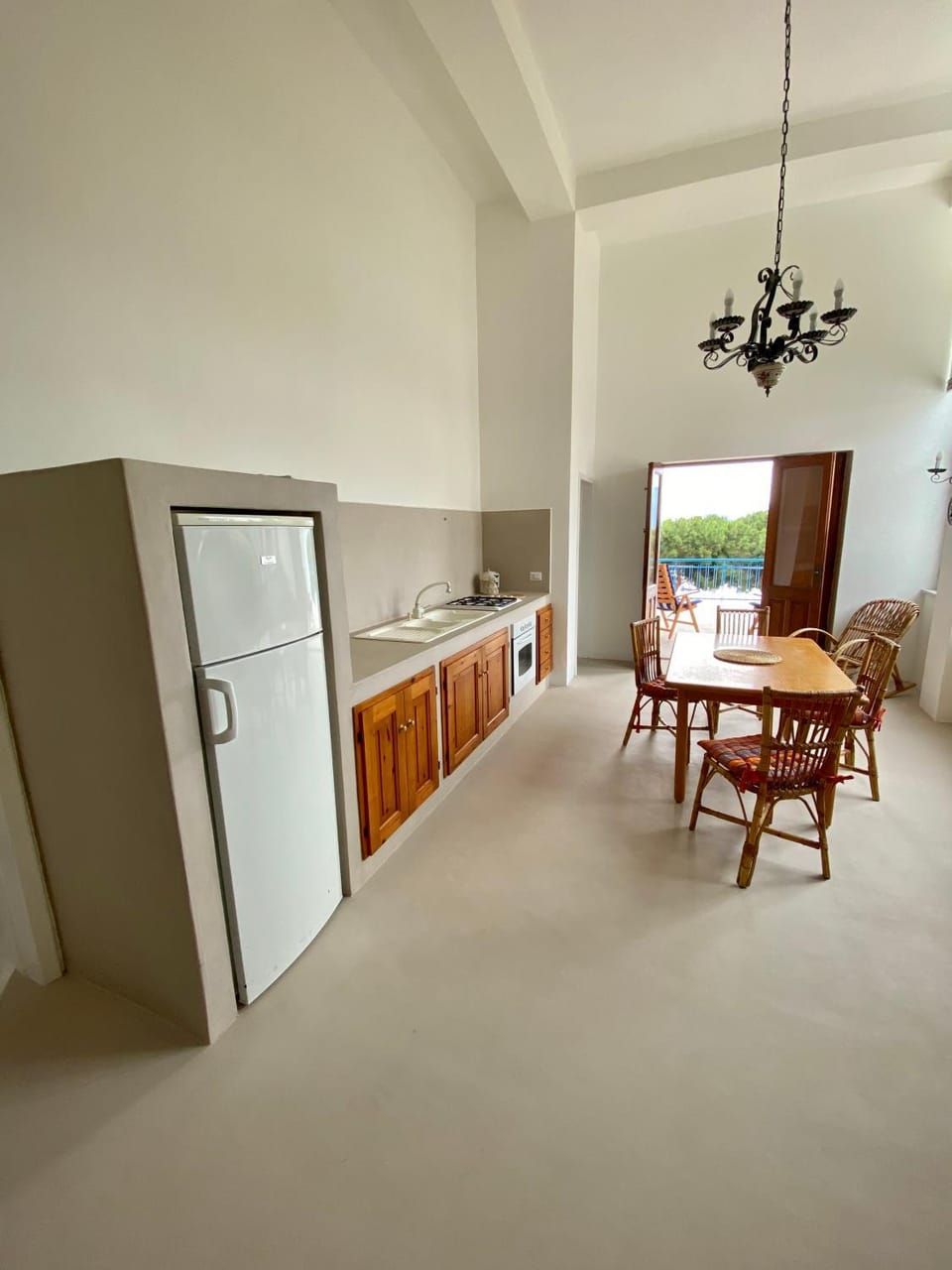 Kitchen or kitchenette, Living room, Dining area, oven