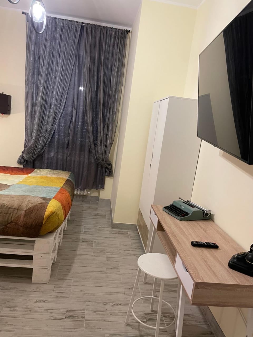 TV and multimedia, Photo of the whole room