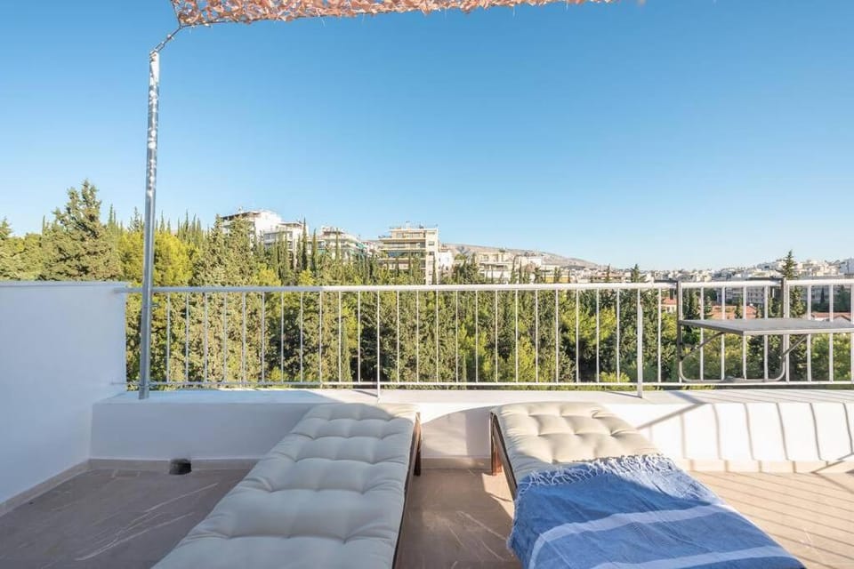 Diamond in the Sky Apartment in Athens