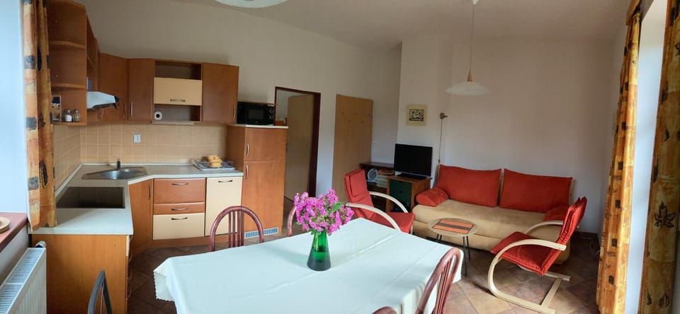 Apartmán V hájích Malá Skála Apartment in Lower Silesian Voivodeship