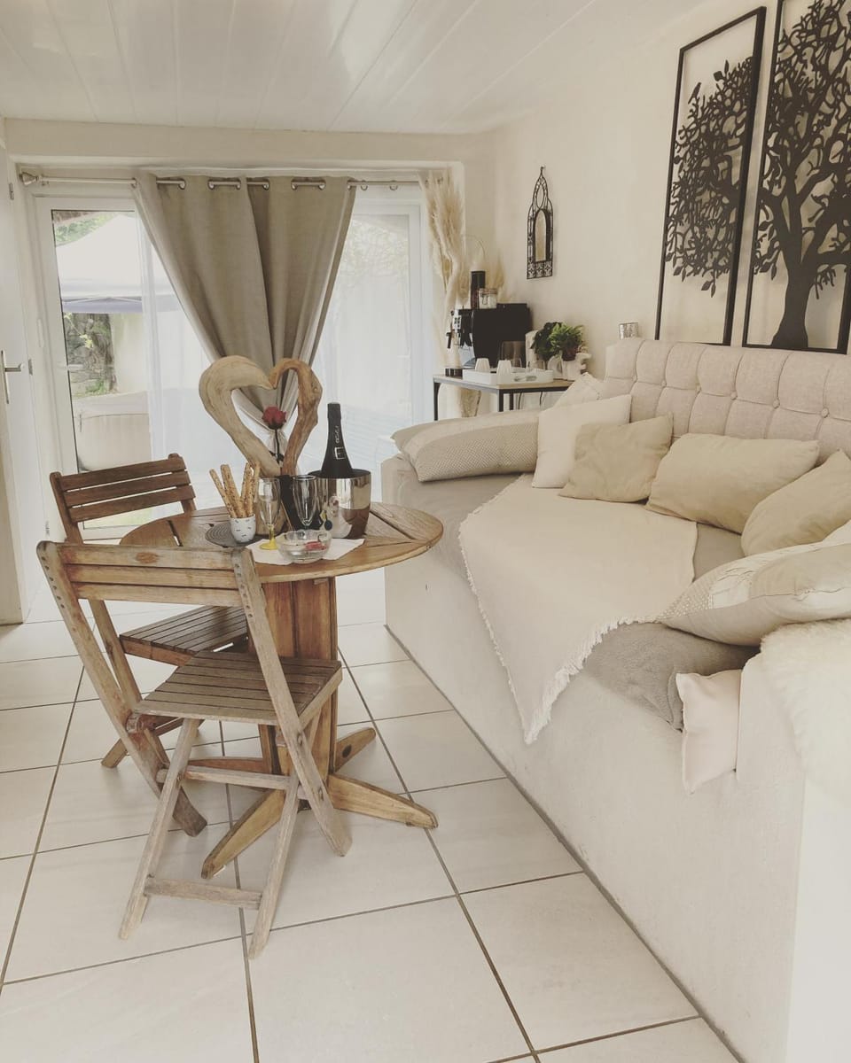 Cottage en bordure de rivière Apartment in Auvergne-Rhône-Alpes