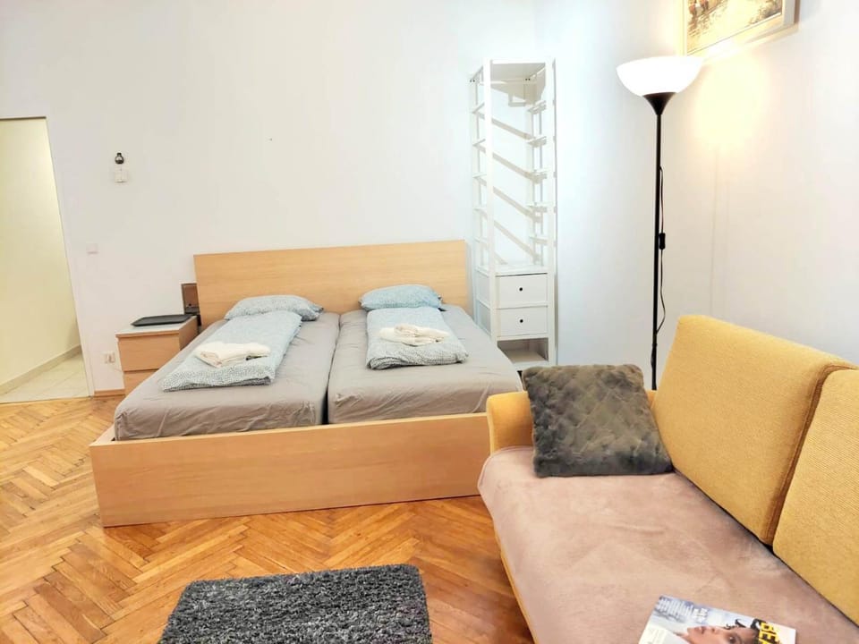 CENTER ! 3 stops away from the Center of Vienna! Apartment in Vienna