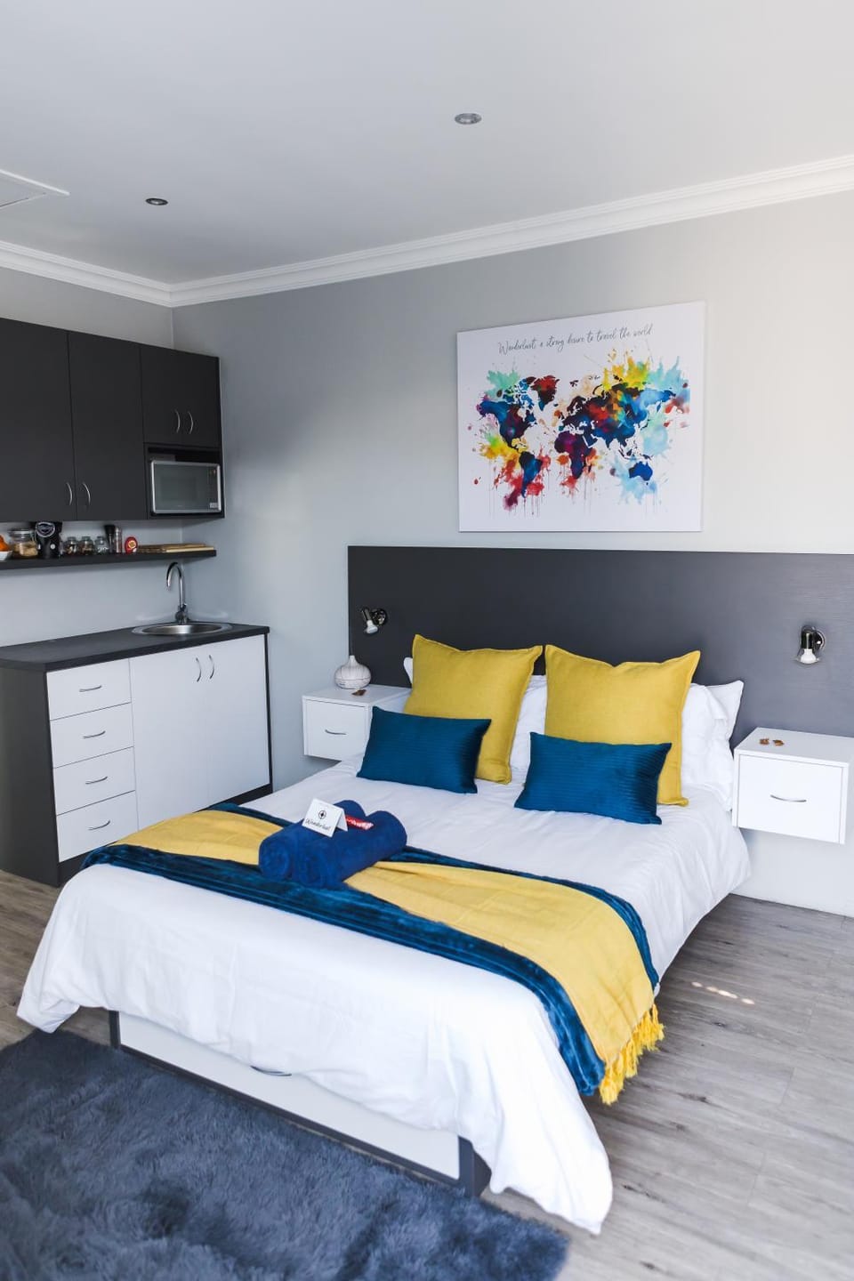 Bed, Kitchen or kitchenette, Bedroom, wardrobe