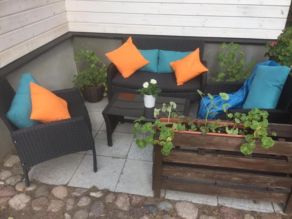 Restaurant/places to eat, Balcony/Terrace
