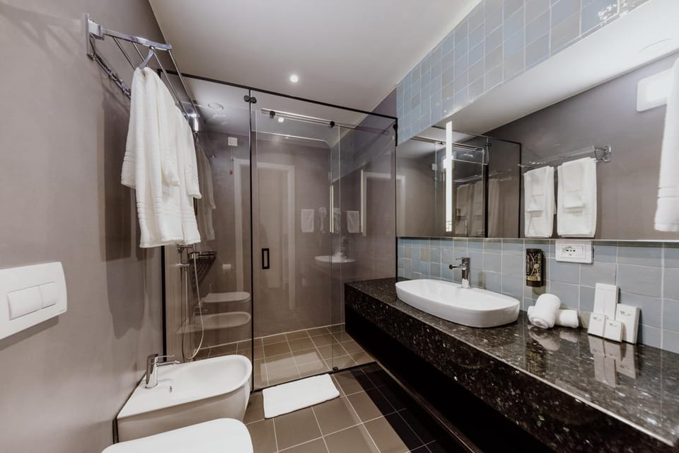 Shower, Bathroom, Public Bath